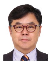 유재훈 사진